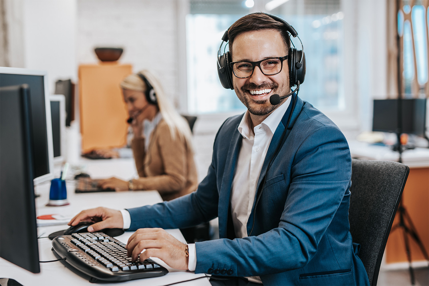 What’s the Difference Between a Call Center and Telemarketing?