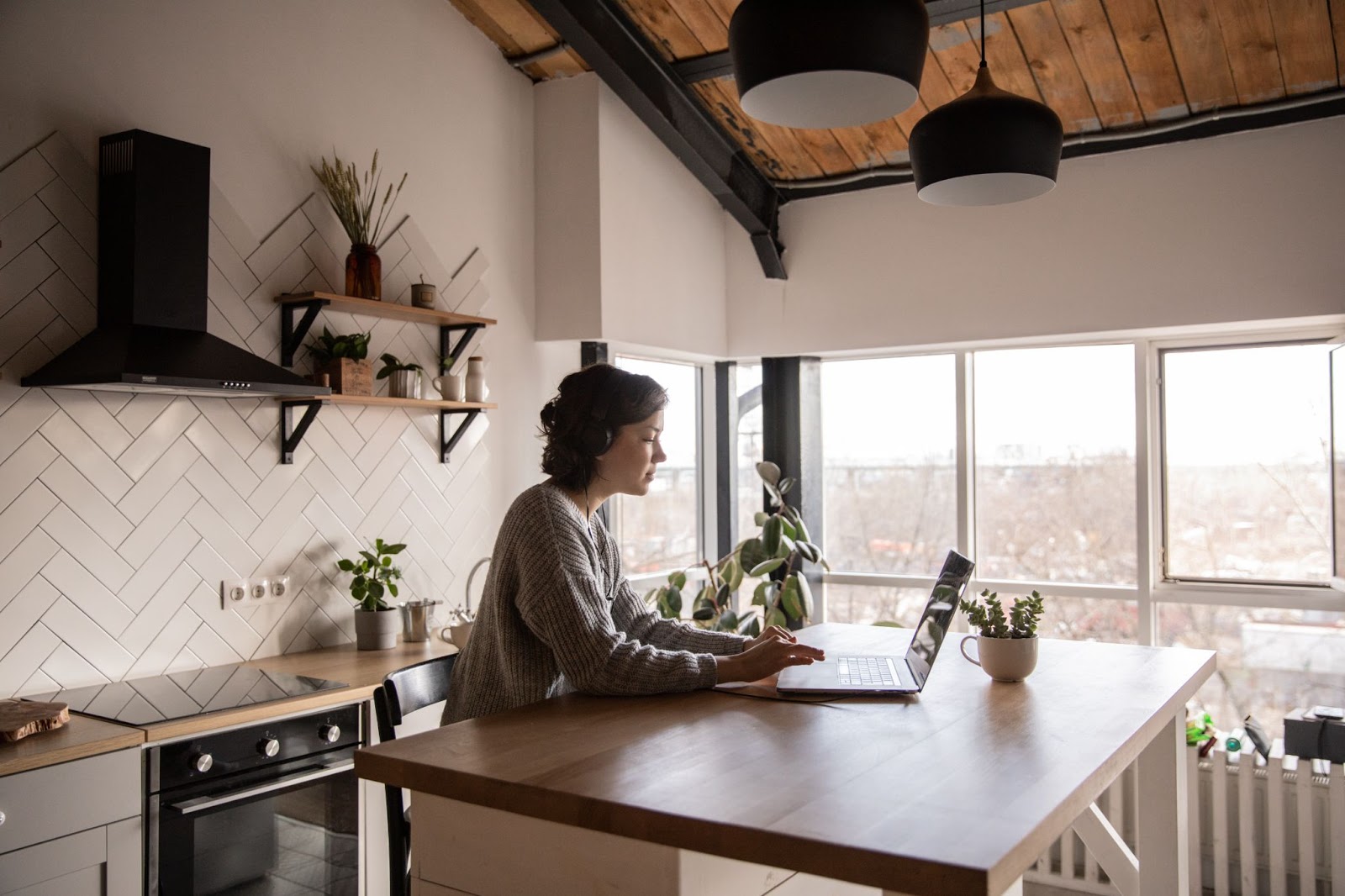 Tips for Successfully Managing Remote Workers