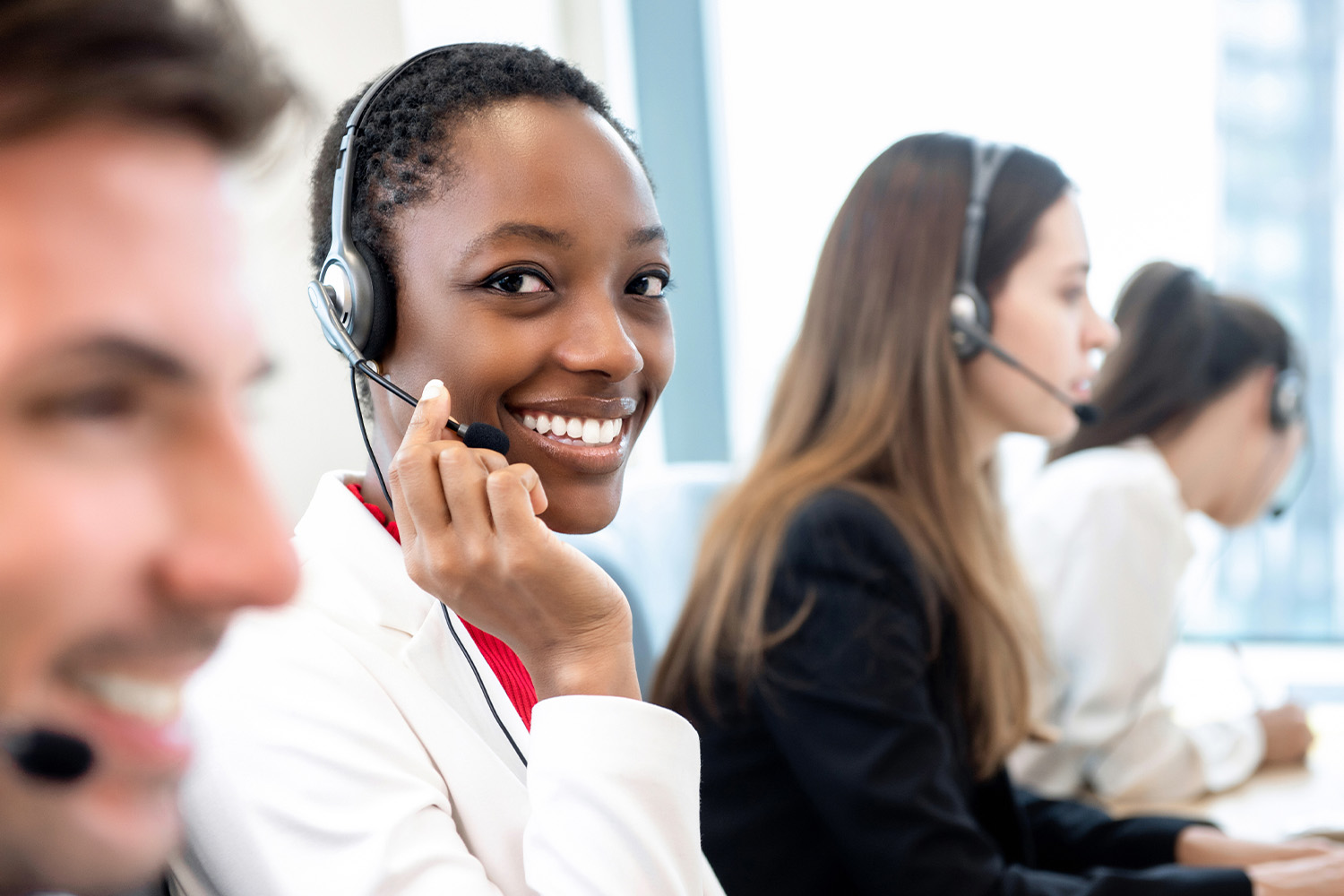 Inbound vs. Outbound Call Centers: What’s the Difference?